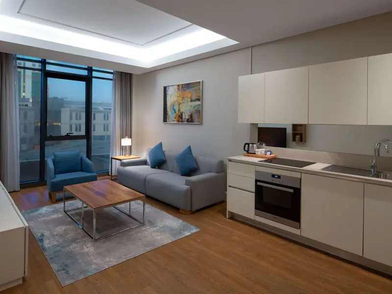 Bir yatak odalı daire: salon ve açık mutfak